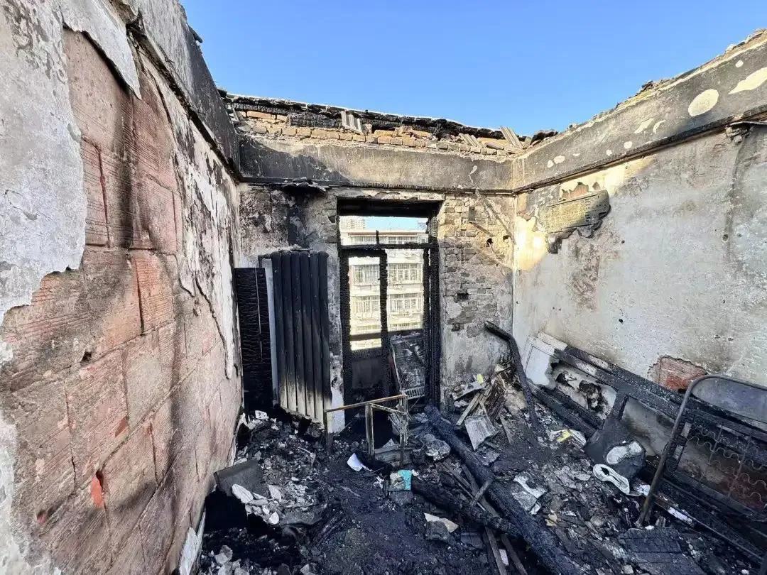 一枚烟头引发大火，居民紧急转移，肇事者刑拘！&ldquo;被深深地教训了&rdquo;