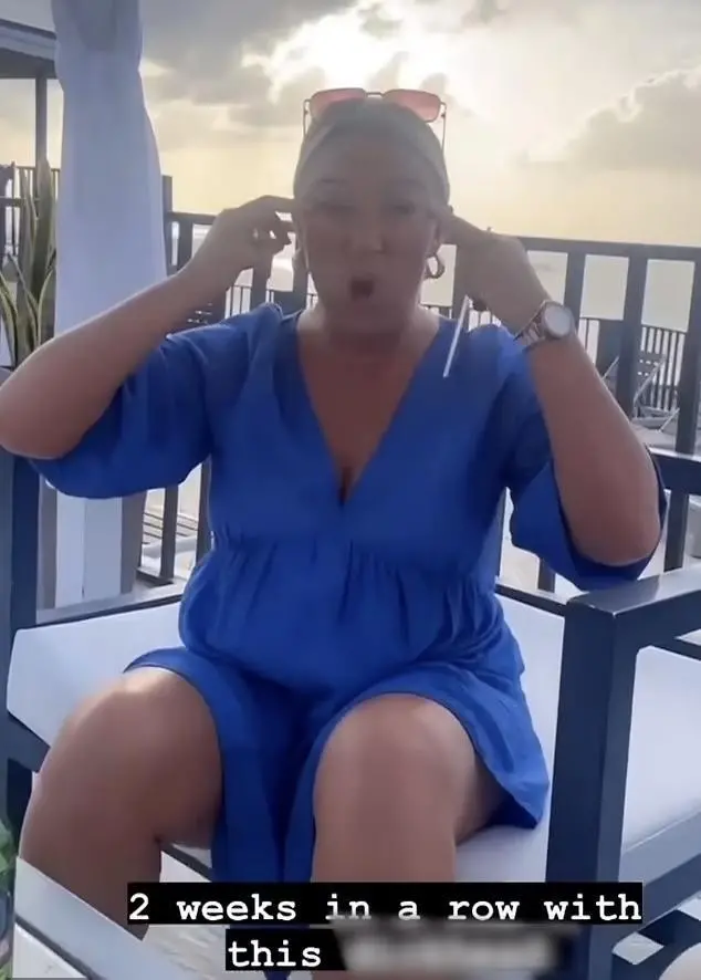 英航两空姐拍视频嘲笑中国乘客被解雇：一人离开时泪流满面