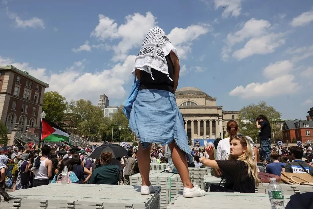 哈佛、哥大校长全辞职，美国大学反犹力量为什么这么强？